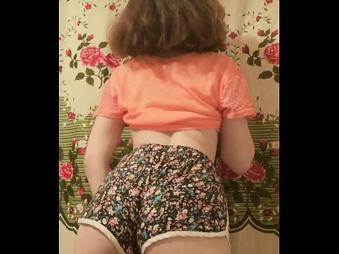 ❤️ Sexy junges Babe zieht ihre Shorts vor der Kamera aus ❌ Super porn bei porn de.ru-pp.ru ❤